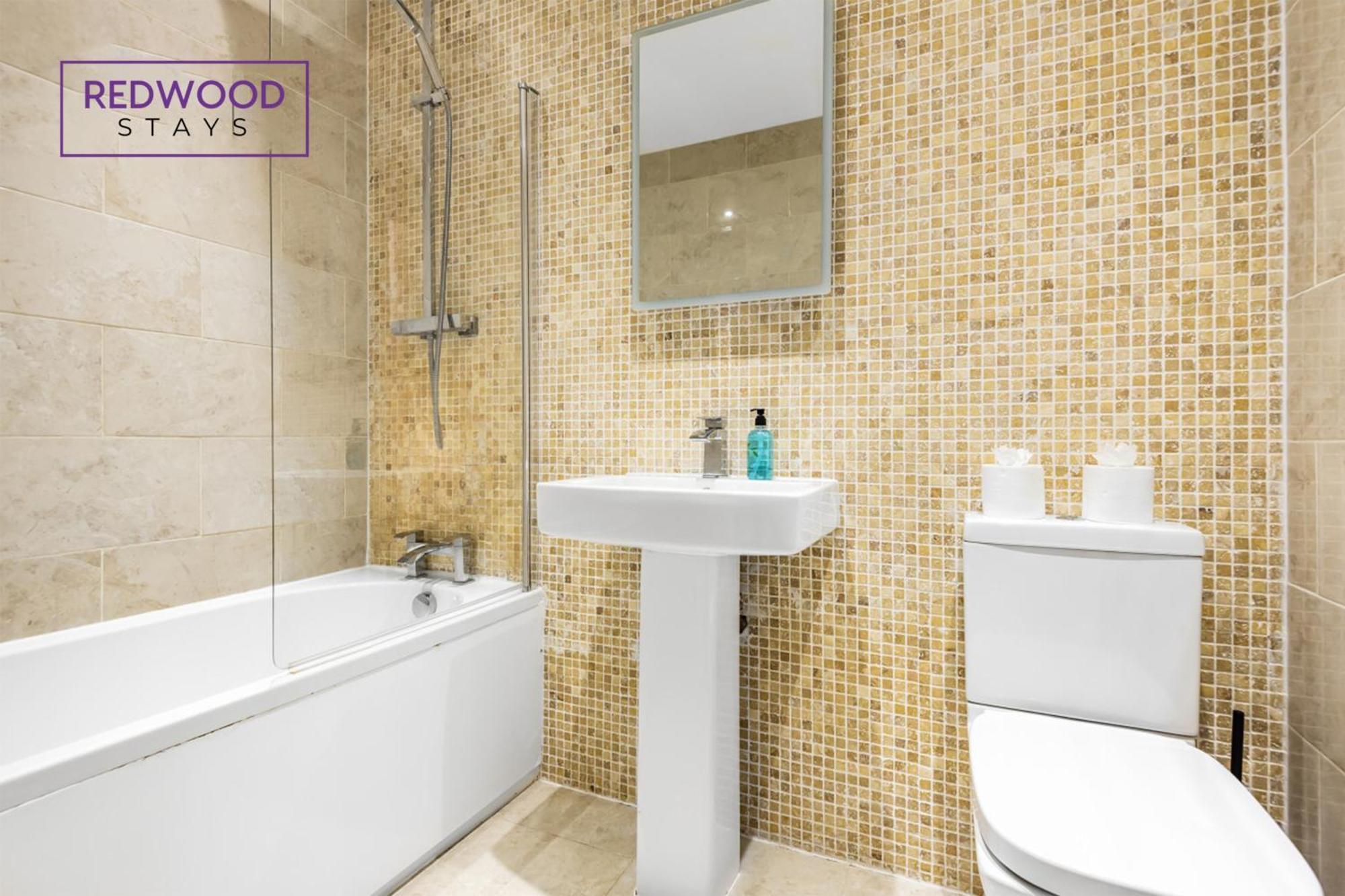 1 Bed 1 Bath Town Center Apartments For Corporates & Contractors, Wifi, Netflix And Parking On Selected Units By Redwood Stays Алдерсхот Экстерьер фото