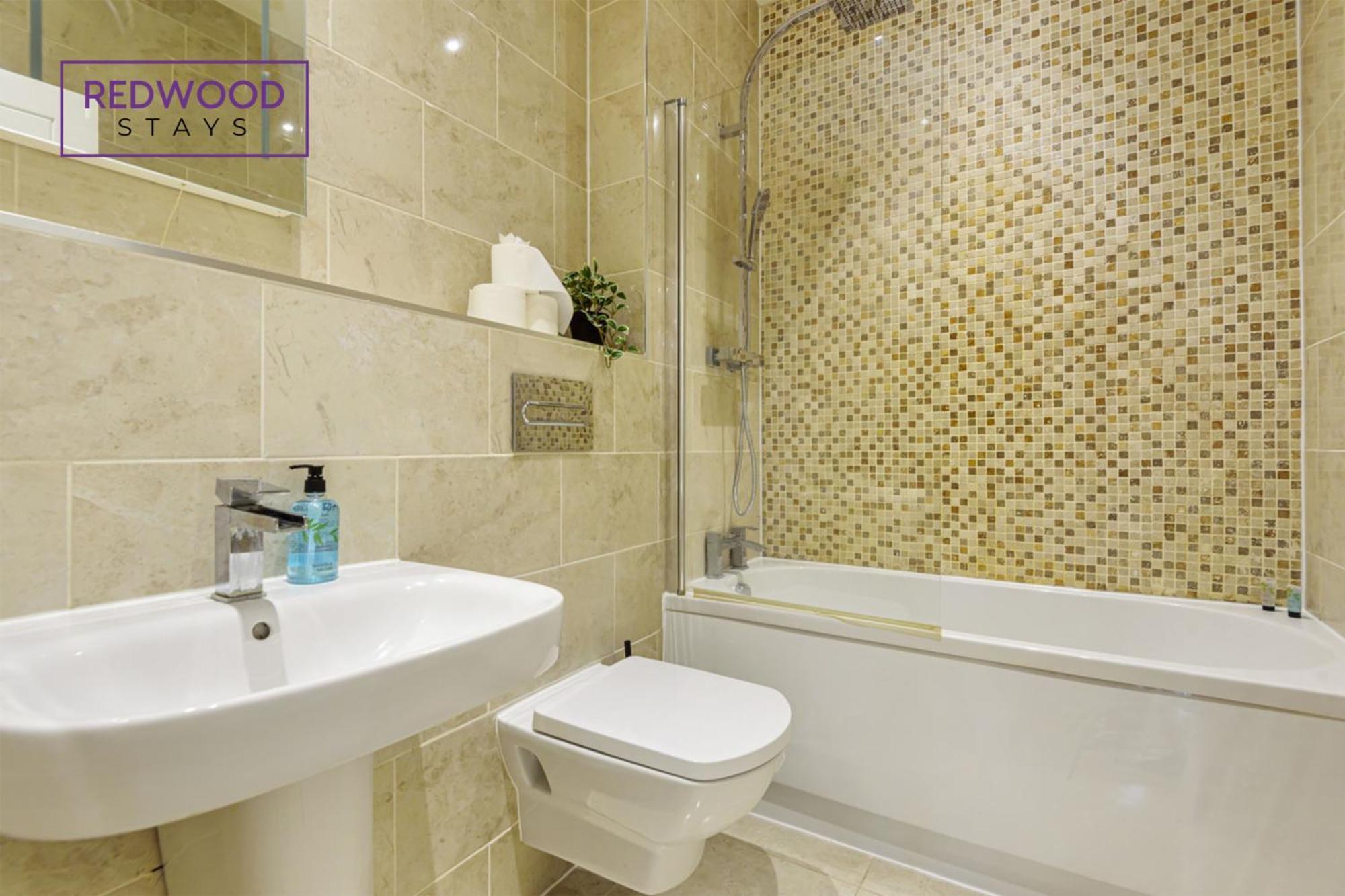 1 Bed 1 Bath Town Center Apartments For Corporates & Contractors, Wifi, Netflix And Parking On Selected Units By Redwood Stays Алдерсхот Экстерьер фото