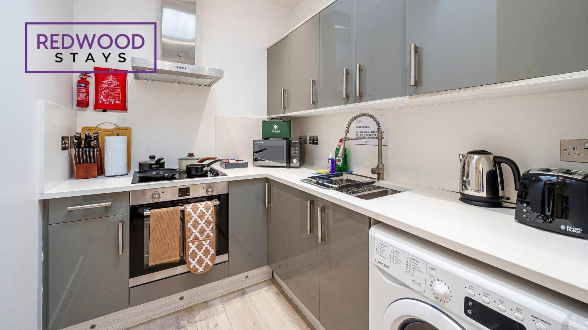 1 Bed 1 Bath Town Center Apartments For Corporates & Contractors, Wifi, Netflix And Parking On Selected Units By Redwood Stays Алдерсхот Экстерьер фото