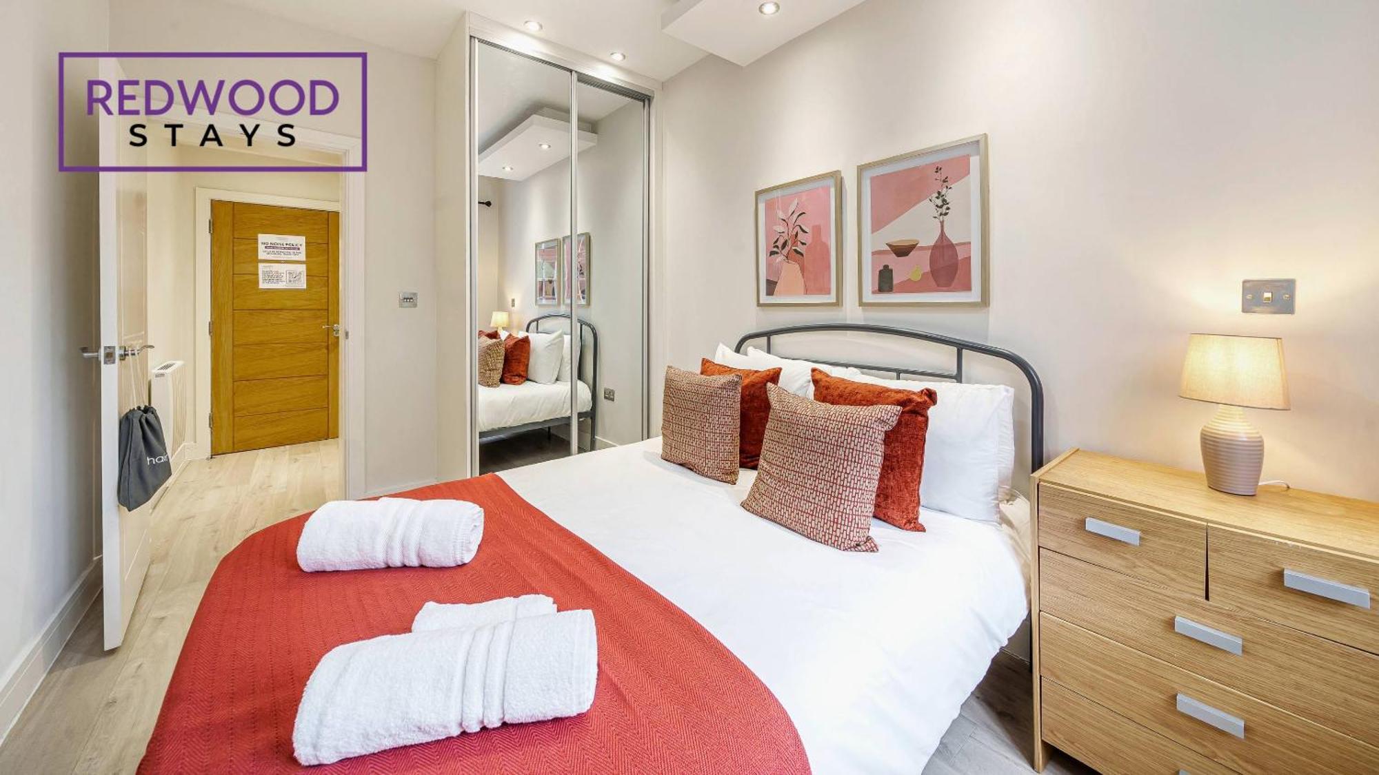 1 Bed 1 Bath Town Center Apartments For Corporates & Contractors, Wifi, Netflix And Parking On Selected Units By Redwood Stays Алдерсхот Экстерьер фото